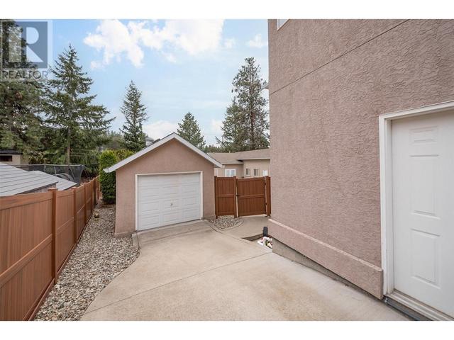3911 Lakevale Place, House detached with 5 bedrooms, 3 bathrooms and 14 parking in Kelowna BC | Image 84