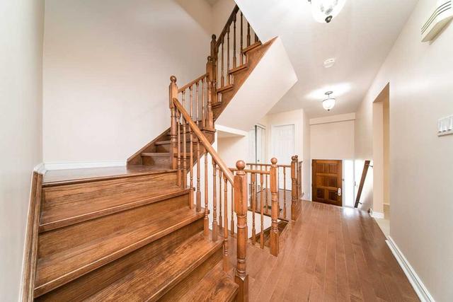 96 Wild Briar Way, Townhouse with 4 bedrooms, 3 bathrooms and 2 parking in Toronto ON | Image 6