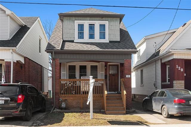 122 Province Street S, House detached with 3 bedrooms, 1 bathrooms and 1 parking in Hamilton ON | Image 3