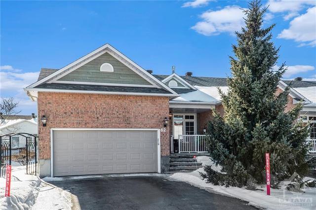 62 Sable Run Drive, Townhouse with 3 bedrooms, 3 bathrooms and 6 parking in Ottawa ON | Image 1
