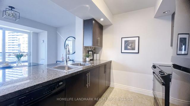 1119 - 500 Doris Ave, Condo with 2 bedrooms, 2 bathrooms and 1 parking in Toronto ON | Image 2