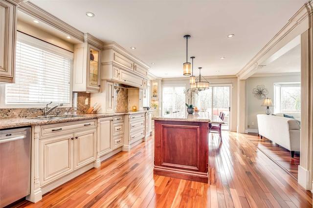 1204 Lansdown Dr, House detached with 4 bedrooms, 5 bathrooms and 3 parking in Oakville ON | Image 9