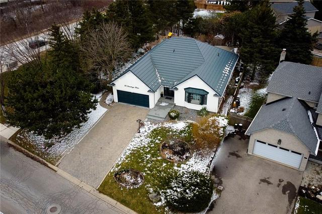 10 Onondaga Drive, House detached with 4 bedrooms, 3 bathrooms and 4 parking in Hamilton ON | Image 4