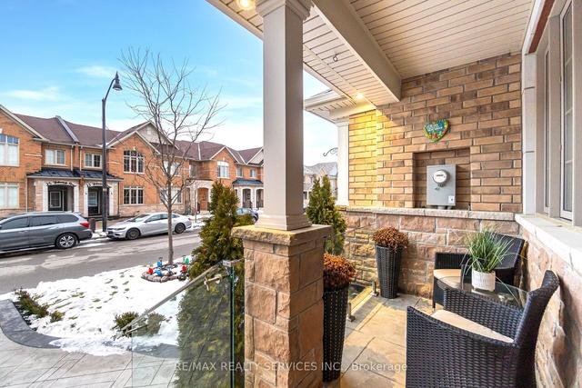 22 Yellowknife Rd N, House attached with 4 bedrooms, 4 bathrooms and 4 parking in Brampton ON | Image 36