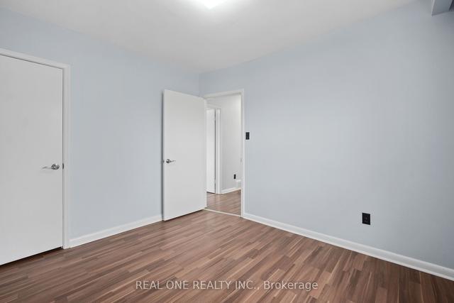 89 Codsell Ave, House detached with 3 bedrooms, 2 bathrooms and 3 parking in Toronto ON | Image 7