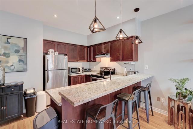 80b Coxwell Ave, Townhouse with 2 bedrooms, 2 bathrooms and 1 parking in Toronto ON | Image 2