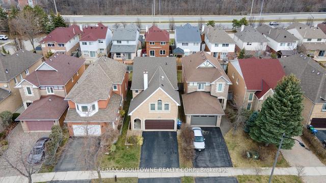 5935 Leeside Cres, House detached with 4 bedrooms, 4 bathrooms and 4 parking in Mississauga ON | Image 32