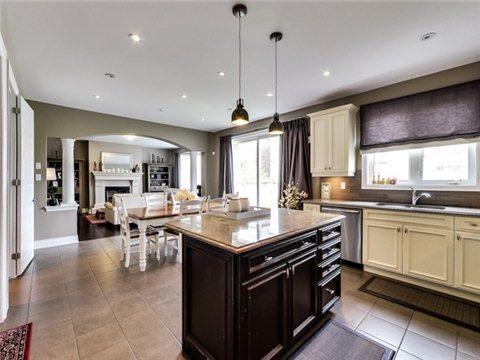 325 Laundon Terr, House detached with 4 bedrooms, 3 bathrooms and 2 parking in Milton ON | Image 6