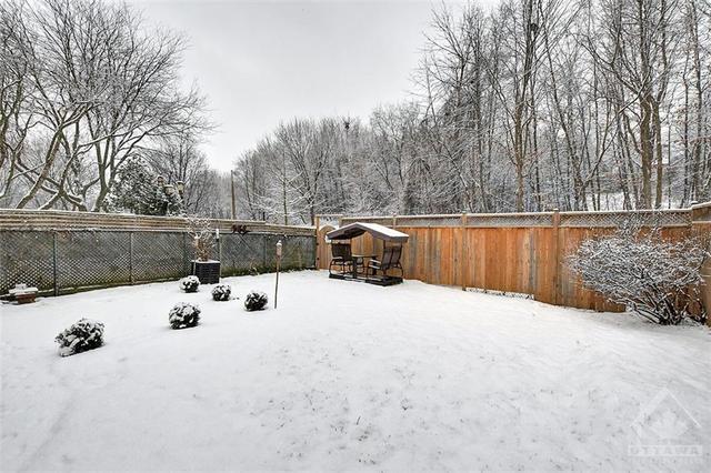 54 Tedwyn Drive, Townhouse with 3 bedrooms, 2 bathrooms and 3 parking in Ottawa ON | Image 29