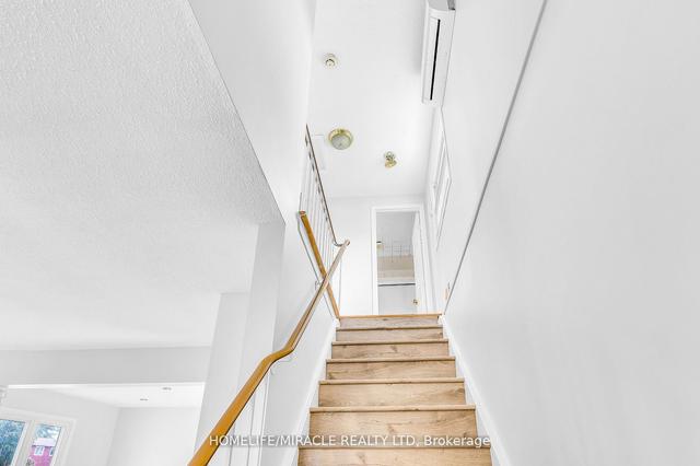 14 Greenbush Crt, House detached with 3 bedrooms, 3 bathrooms and 2 parking in Brampton ON | Image 13
