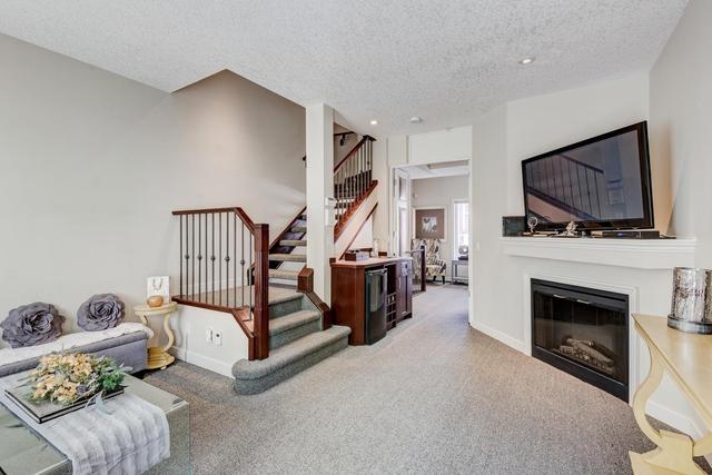 1305 7 Street Sw, Home with 2 bedrooms, 2 bathrooms and 2 parking in Calgary AB | Image 5
