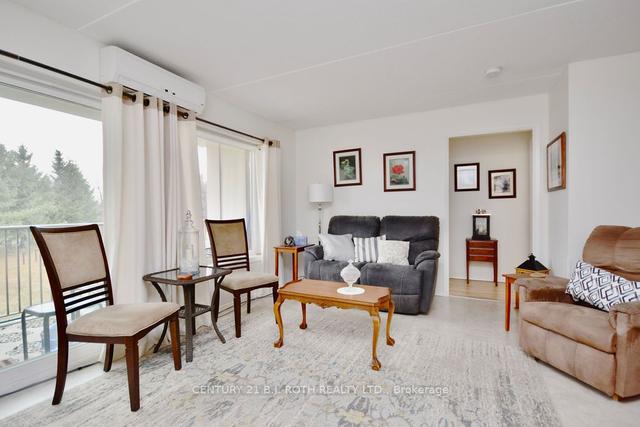 315 - 333 Lafontaine Rd W, Condo with 2 bedrooms, 2 bathrooms and 1 parking in Tiny ON | Image 3
