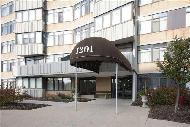 1002 - 1201 Steeles Ave W, Condo with 2 bedrooms, 2 bathrooms and 1 parking in Toronto ON | Image 2