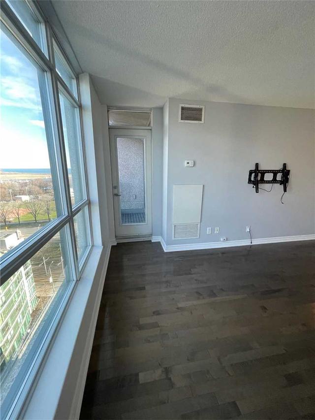 1404 - 219 Fort York Blvd, Condo with 1 bedrooms, 1 bathrooms and 1 parking in Toronto ON | Image 2