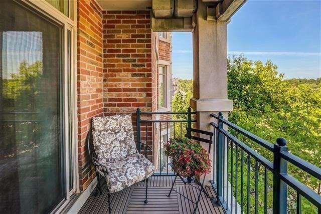 403 - 10 Old Mill Tr, Condo with 2 bedrooms, 2 bathrooms and 2 parking in Toronto ON | Image 8