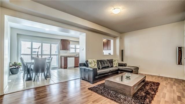 104 John Davis Gate, House attached with 3 bedrooms, 3 bathrooms and 1 parking in Whitchurch Stouffville ON | Image 5