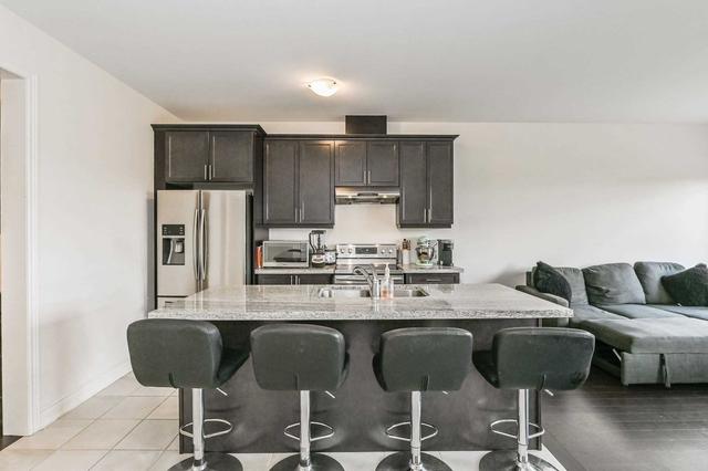 80 Heming Tr, House semidetached with 3 bedrooms, 3 bathrooms and 3 parking in Hamilton ON | Image 2