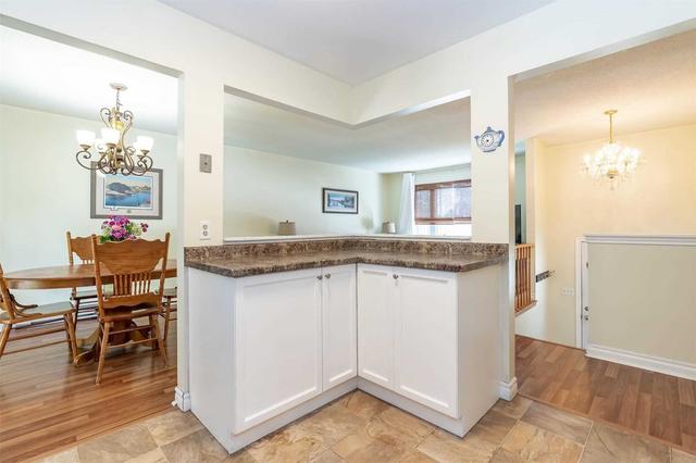 46 Andrea Cres, House detached with 2 bedrooms, 2 bathrooms and 2 parking in Orillia ON | Image 3