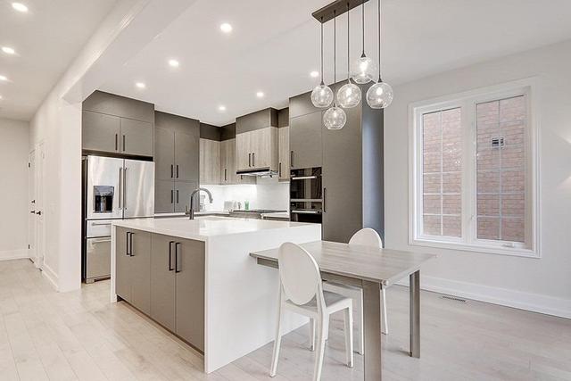 317 Via Romano Blvd, House detached with 4 bedrooms, 4 bathrooms and 6 parking in Vaughan ON | Image 4
