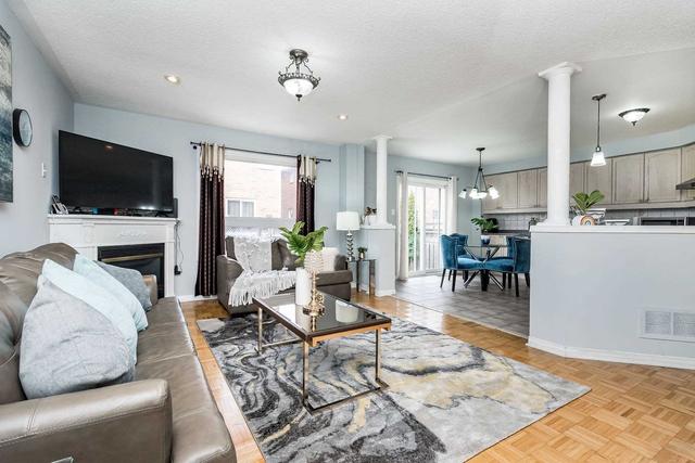 9 Saintsbury Cres, House semidetached with 4 bedrooms, 3 bathrooms and 4 parking in Brampton ON | Image 5