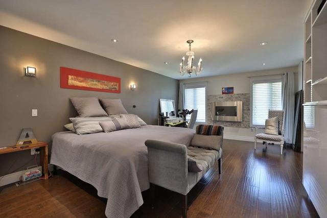 83 West 25th St, House detached with 3 bedrooms, 3 bathrooms and 3 parking in Hamilton ON | Image 4