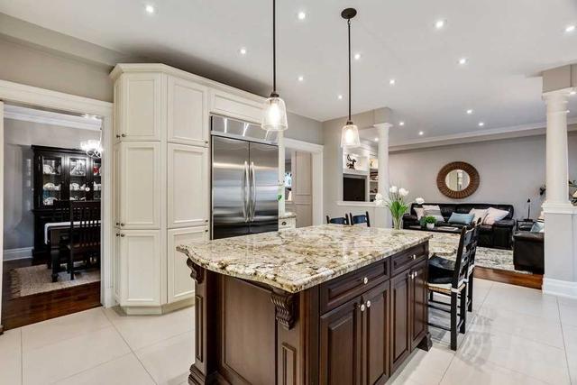 5460 Planters Wood Crt, House detached with 4 bedrooms, 3 bathrooms and 6 parking in Mississauga ON | Image 6
