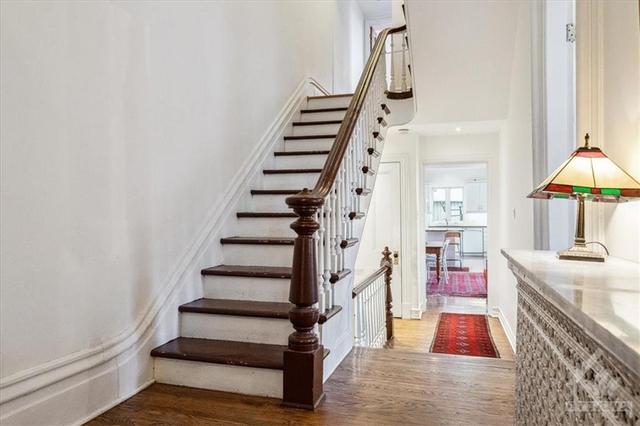 383 Daly Avenue, Townhouse with 6 bedrooms, 4 bathrooms and 2 parking in Ottawa ON | Image 14