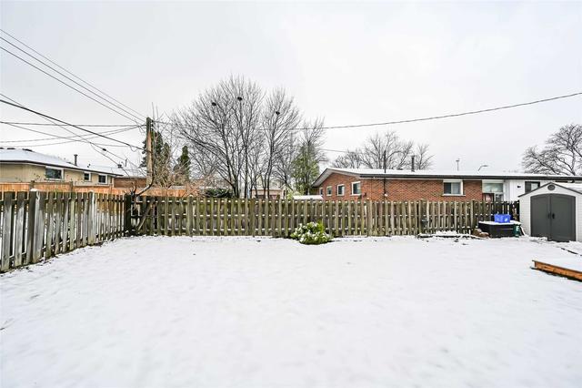 127 Meadowlark Dr, House semidetached with 3 bedrooms, 2 bathrooms and 4 parking in Hamilton ON | Image 32