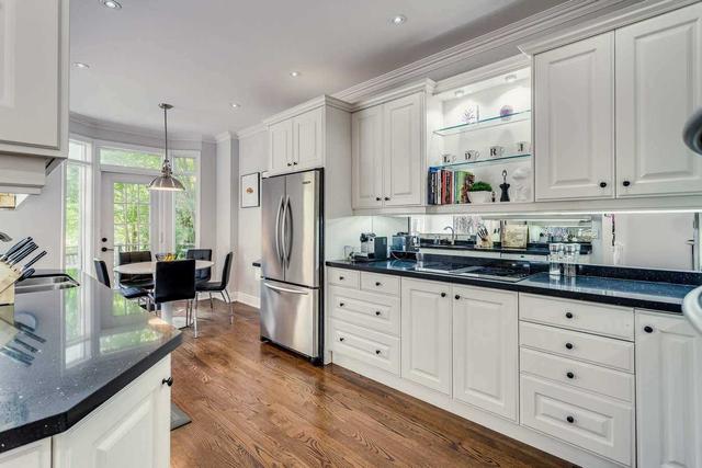 497 Melrose Ave, House detached with 4 bedrooms, 4 bathrooms and 5 parking in Toronto ON | Image 3