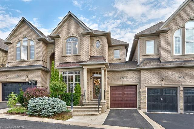 1134 Woodington Lane, House attached with 4 bedrooms, 3 bathrooms and 2 parking in Oakville ON | Image 1