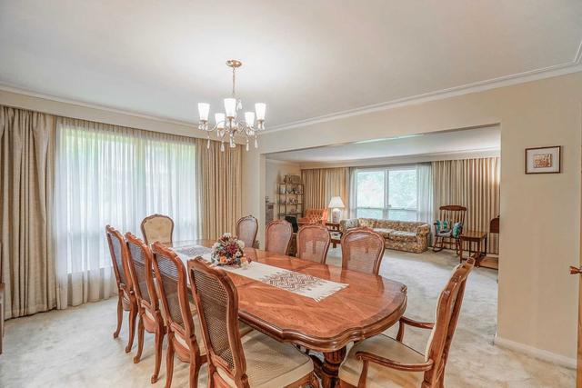 4 Restwell Cres, House detached with 4 bedrooms, 3 bathrooms and 10 parking in Toronto ON | Image 3