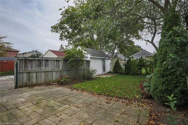 106 St Patrick St, House detached with 3 bedrooms, 2 bathrooms and 2 parking in St. Catharines ON | Image 30