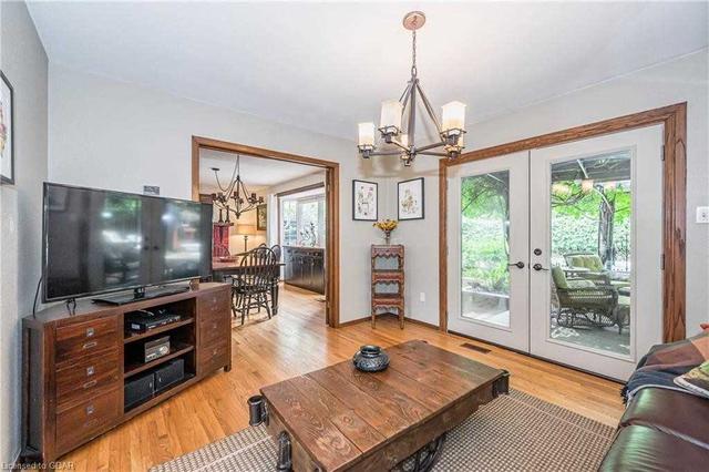 46 Lyon Ave, House detached with 3 bedrooms, 3 bathrooms and 4 parking in Guelph ON | Image 4