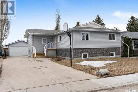 143 Girgulis Crescent, House detached with 5 bedrooms, 3 bathrooms and null parking in Saskatoon SK | Card Image