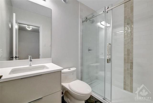 En-Suite Bathroom | Image 22