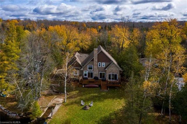 29 Duncombe Dr, House detached with 3 bedrooms, 3 bathrooms and 6 parking in Kawartha Lakes ON | Image 12
