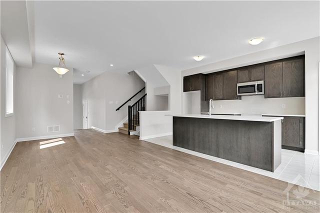 189 Invention Boulevard, Townhouse with 3 bedrooms, 4 bathrooms and 2 parking in Ottawa ON | Image 6