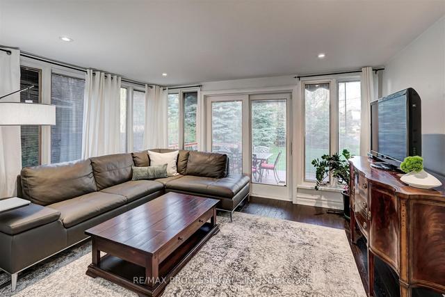 1207 Royal York Rd, House detached with 3 bedrooms, 4 bathrooms and 4 parking in Toronto ON | Image 9