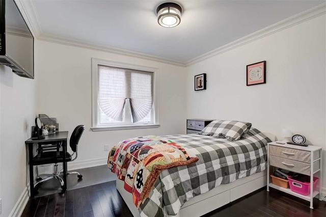 21 Thornton Ave, House detached with 4 bedrooms, 4 bathrooms and 7 parking in Toronto ON | Image 11