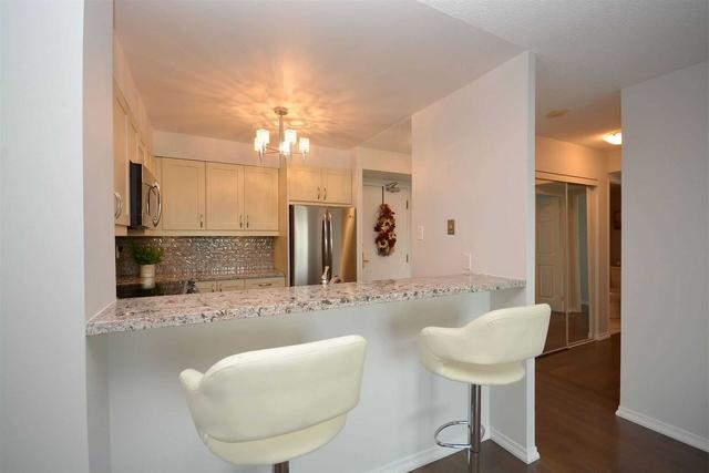 505 - 2177 Burnhamthorpe Rd W, Condo with 2 bedrooms, 2 bathrooms and 1 parking in Mississauga ON | Image 2
