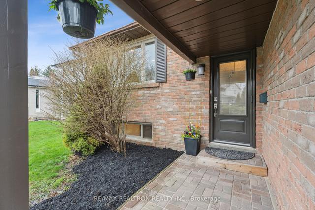 117 Walton Dr, House detached with 3 bedrooms, 3 bathrooms and 4 parking in Aurora ON | Image 23