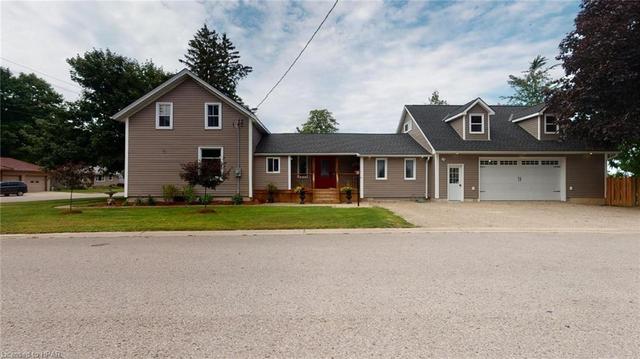 99 Princess Street E, House detached with 4 bedrooms, 3 bathrooms and 6 parking in Central Huron ON | Image 45