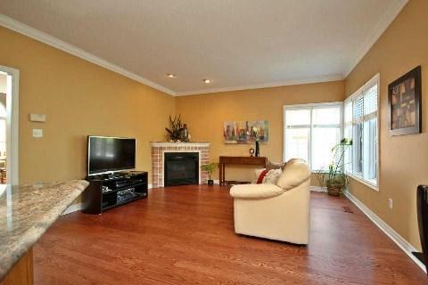 83 Benville Cres, House detached with 3 bedrooms, 4 bathrooms and 4 parking in Aurora ON | Image 7