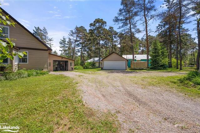 2554 Loop Road, House detached with 3 bedrooms, 2 bathrooms and 7 parking in Highlands East ON | Image 41
