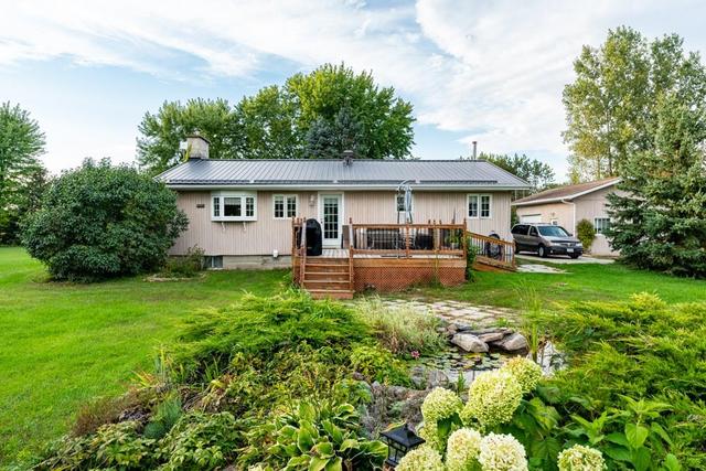19674 County 25 Road, House detached with 4 bedrooms, 2 bathrooms and 4 parking in South Glengarry ON | Image 3