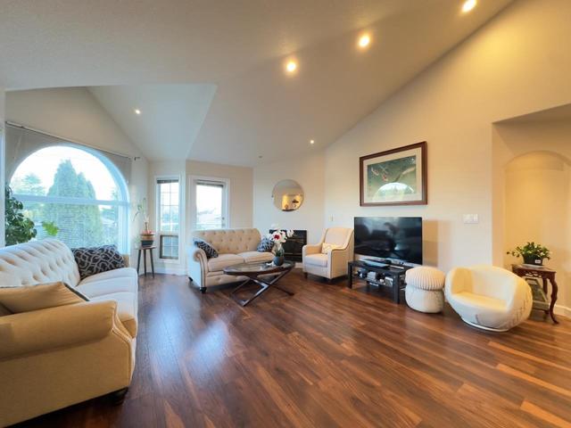 17xxx 0 Avenue, House detached with 5 bedrooms, 3 bathrooms and 4 parking in Surrey BC | Image 6