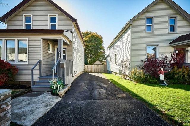 890 Robson St, House detached with 3 bedrooms, 1 bathrooms and 3 parking in Oshawa ON | Image 26