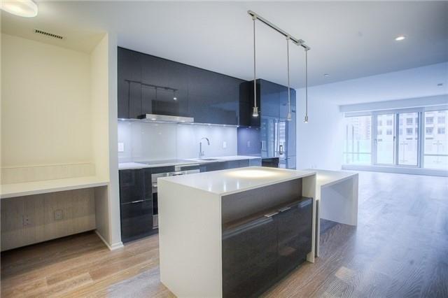 515 - 1 Bloor St E, Condo with 2 bedrooms, 3 bathrooms and 2 parking in Toronto ON | Image 5