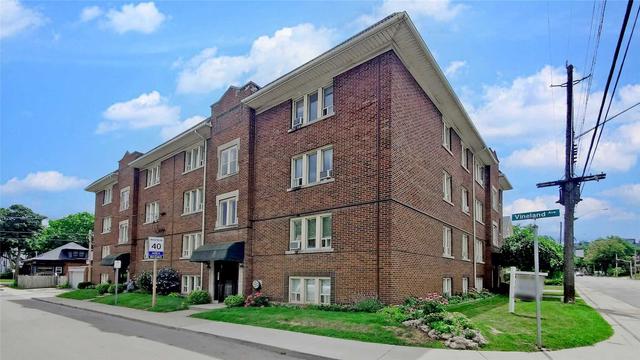 15 - 2 Vineland Ave S, Condo with 2 bedrooms, 1 bathrooms and 1 parking in Hamilton ON | Image 12