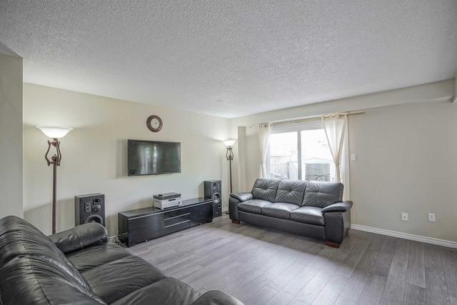 29 Junewood Cres, House detached with 4 bedrooms, 3 bathrooms and 3 parking in Brampton ON | Image 7